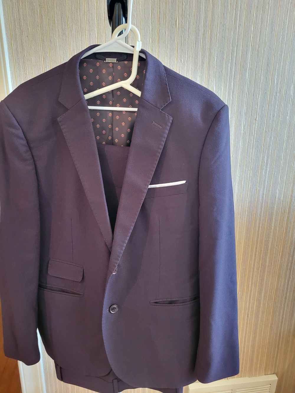 Statement Men's Tailored Plum 2 Piece 100%Wool Classic Single-Breasted Suit